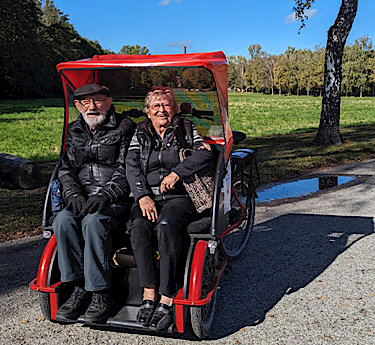 Das Ehepaar Stoll in der Rikscha Das Ehepaar Stoll in der Rikscha